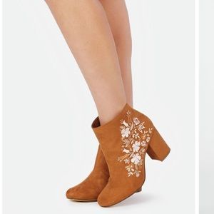 JustFab Loreida Embroidered Bootie, 9